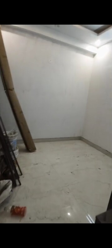 Room in 2 BHK Builder Floor at Saya Villa, Indrapuram – for Sale