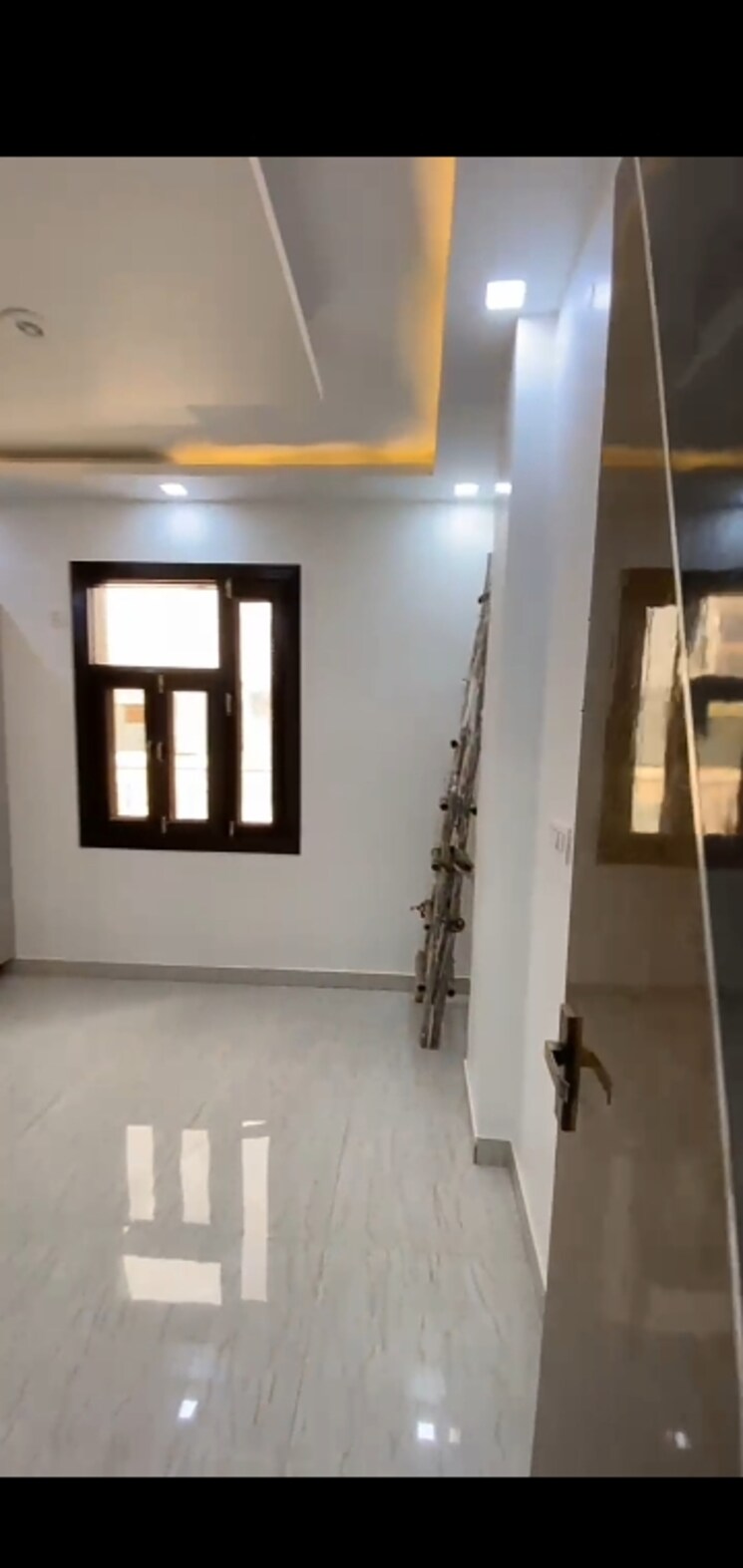 Room, dwarka mor 3 Bedroom 720 Sq.Ft. Builder Floor In Dwarka Mor Delhi 9460813