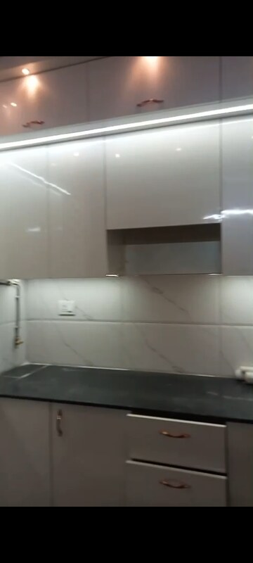 Bathroom in 2 BHK Builder Floor at Vaishali Media Apartment, Vaishali Sector 5 – for Rent