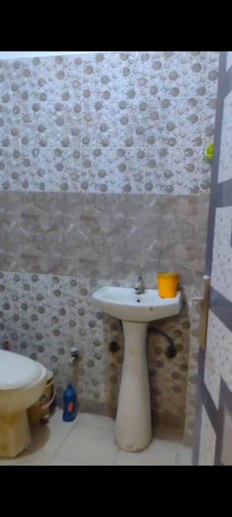 Bathroom, maya-homes 3 Bedroom 1400 Sq.Ft. Builder Floor In Indrapuram Ghaziabad 9460831