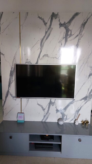 Furnished Amenities in 2 BHK Apartment at Majestique Towers, Kharadi – for Rent