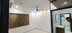 Room in 3 BHK Apartment at Rajapushpa Provincia, Narsingi – for Rent