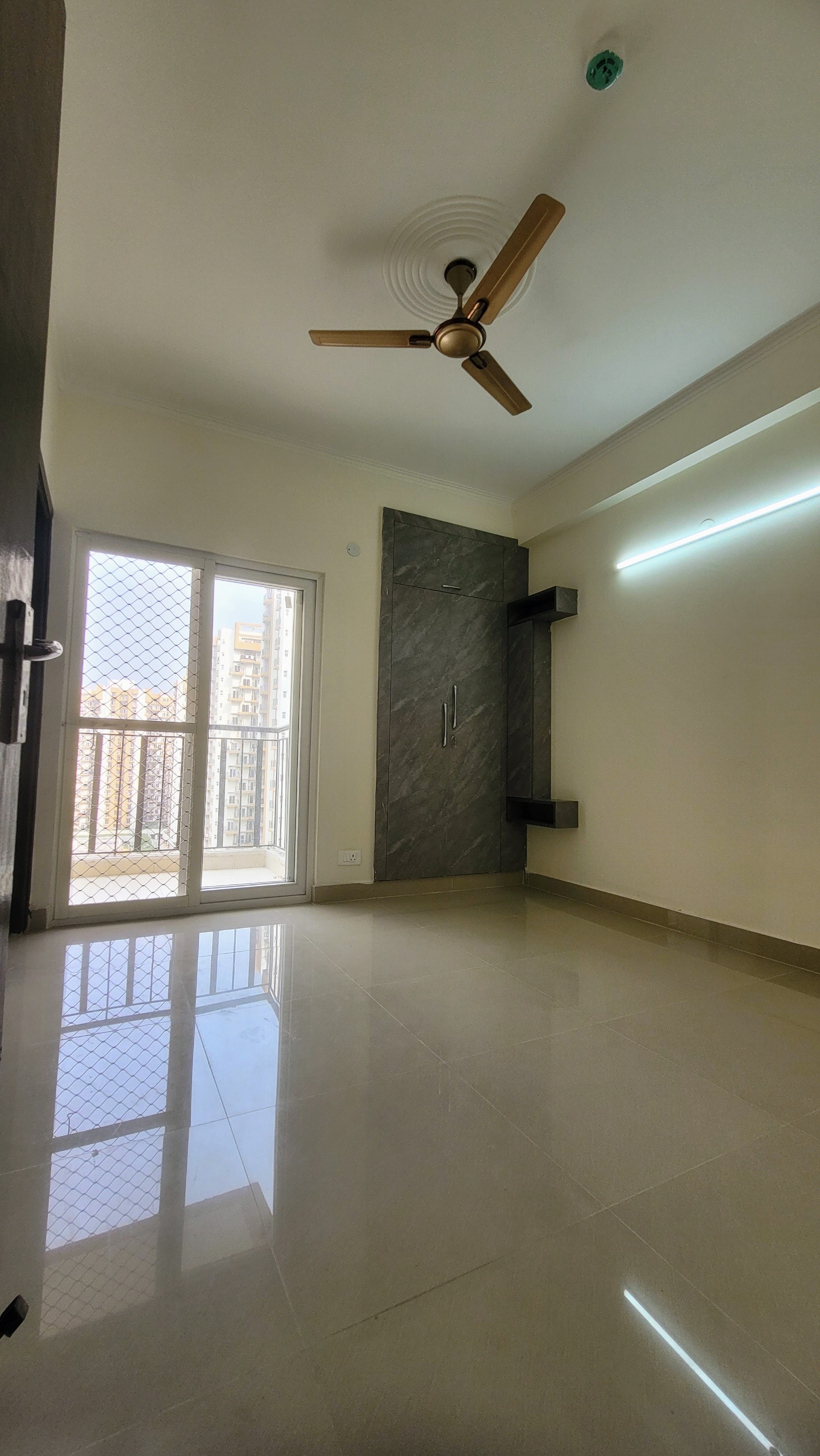 2.5 BHK + Pooja Room Apartment For Rent in Amrapali Terrace Homes
