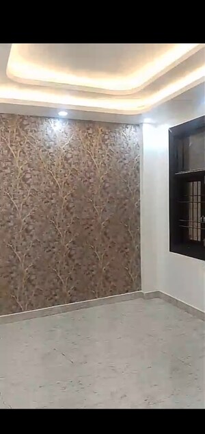 Room in 2 BHK Builder Floor at Dwarka Mor – for Sale
