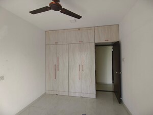 Room in 1 BHK Apartment at Goregaon West – for Rent