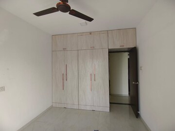 Room in 1 BHK Apartment at Goregaon West – for Rent