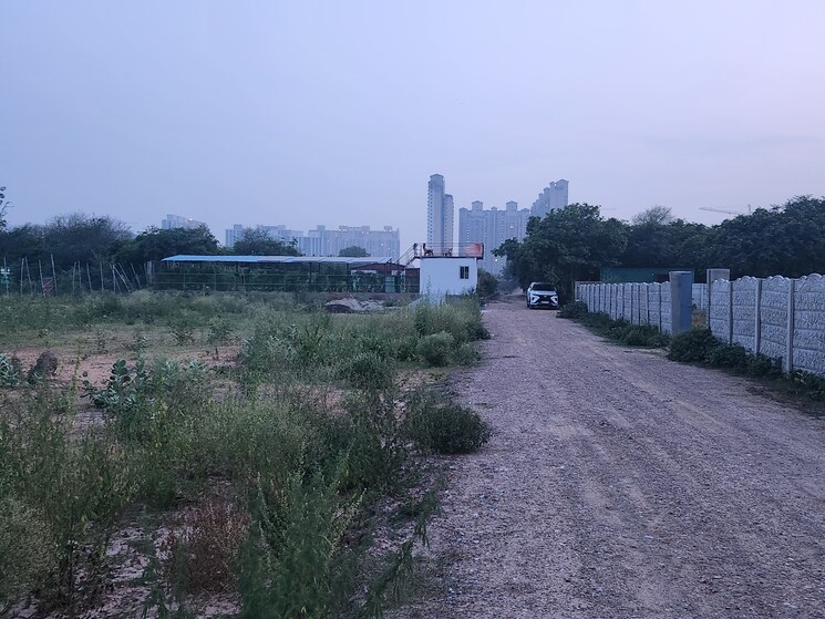 undefined, sector 151  1500 Sq.Ft. Plot In Sector 151 Noida 9460893