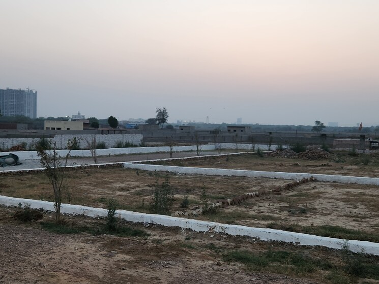 undefined, knowledge park v greater noida  300 Sq.Yd. Plot In Knowledge Park V Greater Noida Greater Noida 9460894