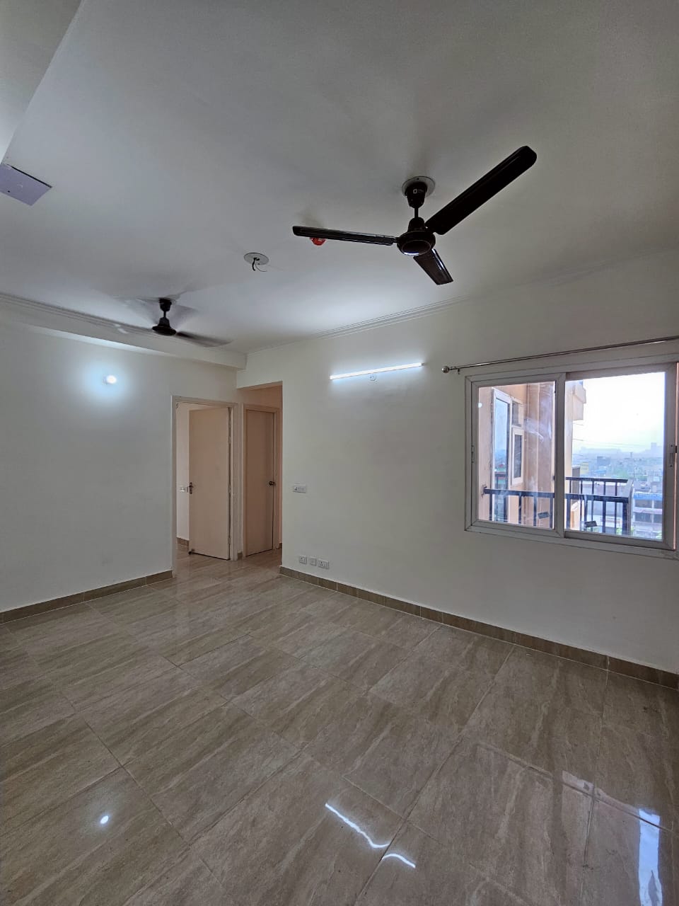 3 BHK 1175 Sq.Ft. Apartment in Gaur City 2 - 14th Avenue