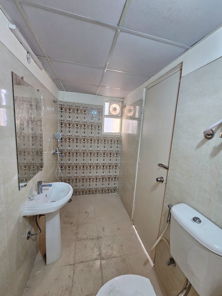 Bathroom, gaur-city-2-14th-avenue 3 Bedroom 1175 Sq.Ft. Apartment In Sector 16c Greater Noida Greater Noida 9460902