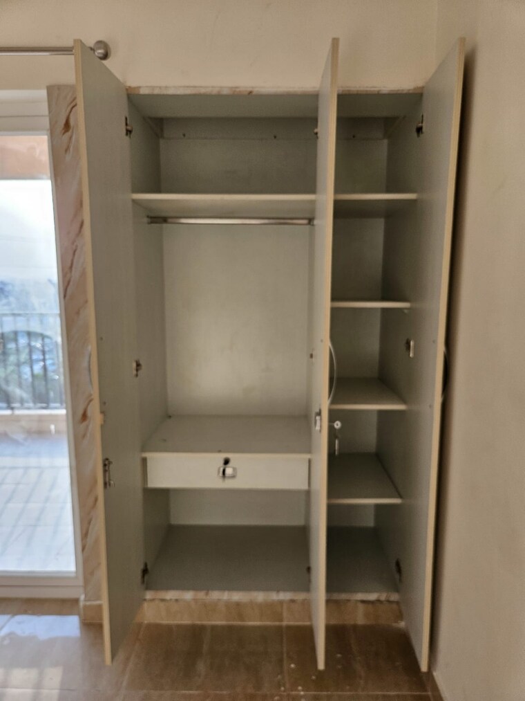 undefined, gaur-city-2-14th-avenue 3 Bedroom 1175 Sq.Ft. Apartment In Sector 16c Greater Noida Greater Noida 9460902