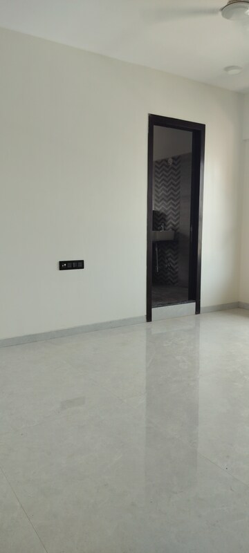 Room in 2 BHK Apartment at Adani Ten BKC, Bandra East – for Rent