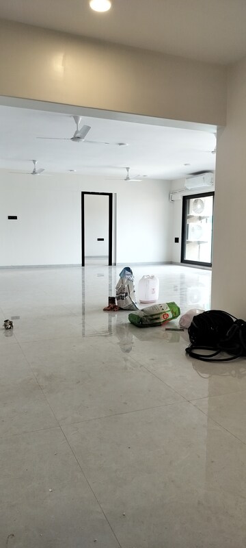 3 BHK Apartment For Rent in Zindagi CHS, Khar West