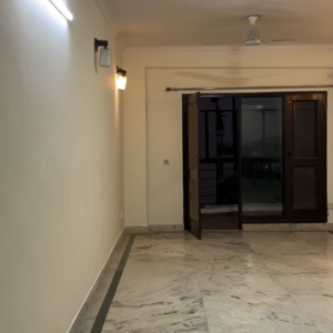 Room in 2 BHK Apartment at Omaxe Green Valley Villa, Gurukul Road – for Rent