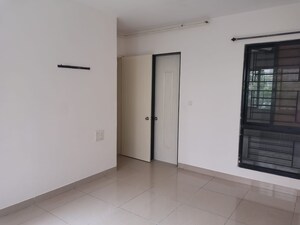 Room in 2.5 BHK Apartment at Nanded Lalit, Sinhagad Road – for Rent