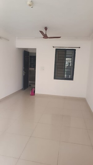 Room in 2.5 BHK Apartment at Nanded Lalit, Sinhagad Road – for Rent