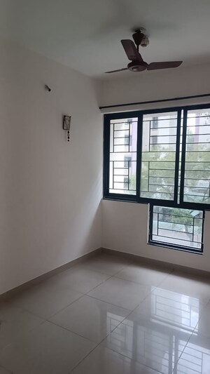 Room in 2.5 BHK Apartment at Nanded Lalit, Sinhagad Road – for Rent