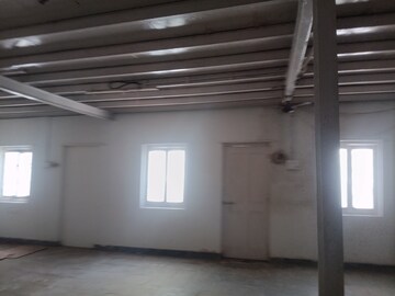 Room in  Warehouse at Zehra Manzil, Mahim – for Rent