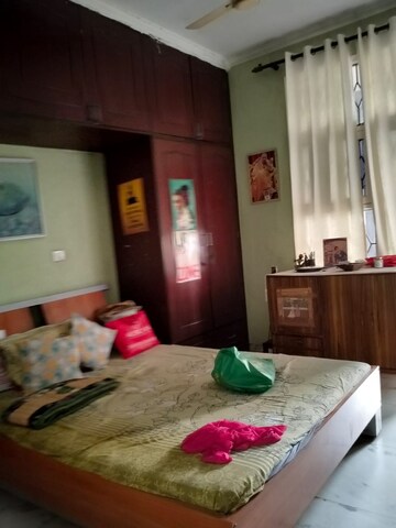 Bedroom in 3 BHK Apartment at Mapsko Paradise, Sector 83 – for Rent