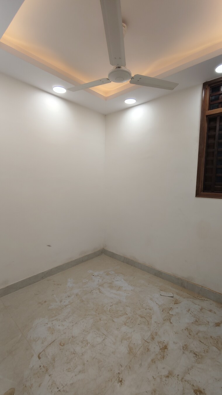 Room, govindpuri 1.5 Bedroom 400 Sq.Ft. Builder Floor In Govindpuri Delhi 9460963