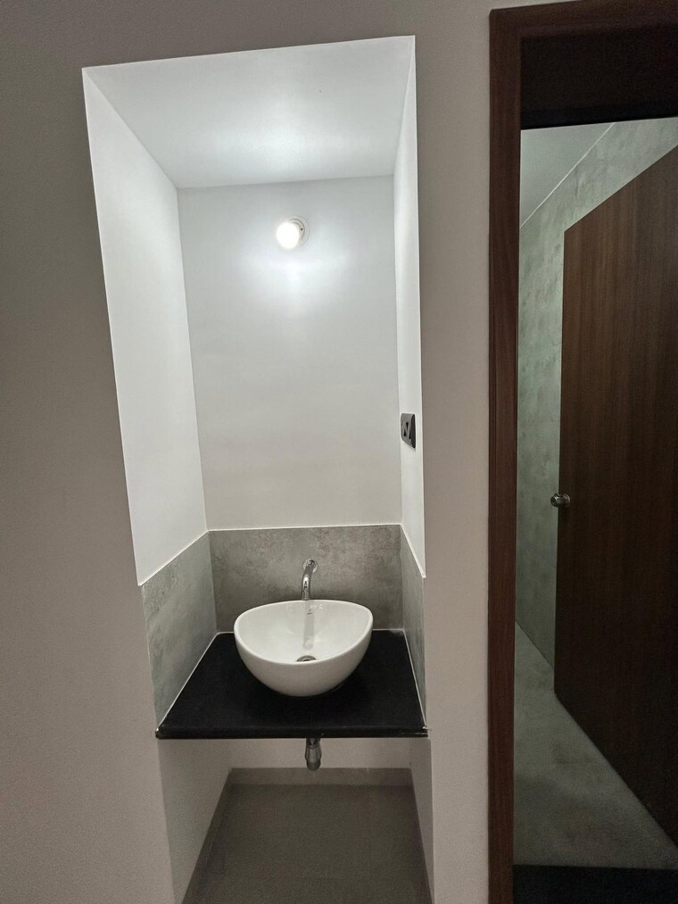 Bathroom, unique-youtopia 3 Bedroom 1009 Sq.Ft. Apartment In Kharadi Pune 9460964