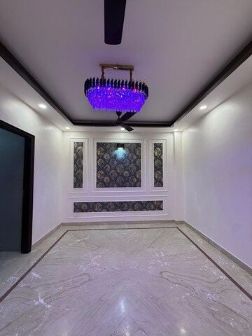 Room in 3 BHK Builder Floor at Govindpuri – for Sale