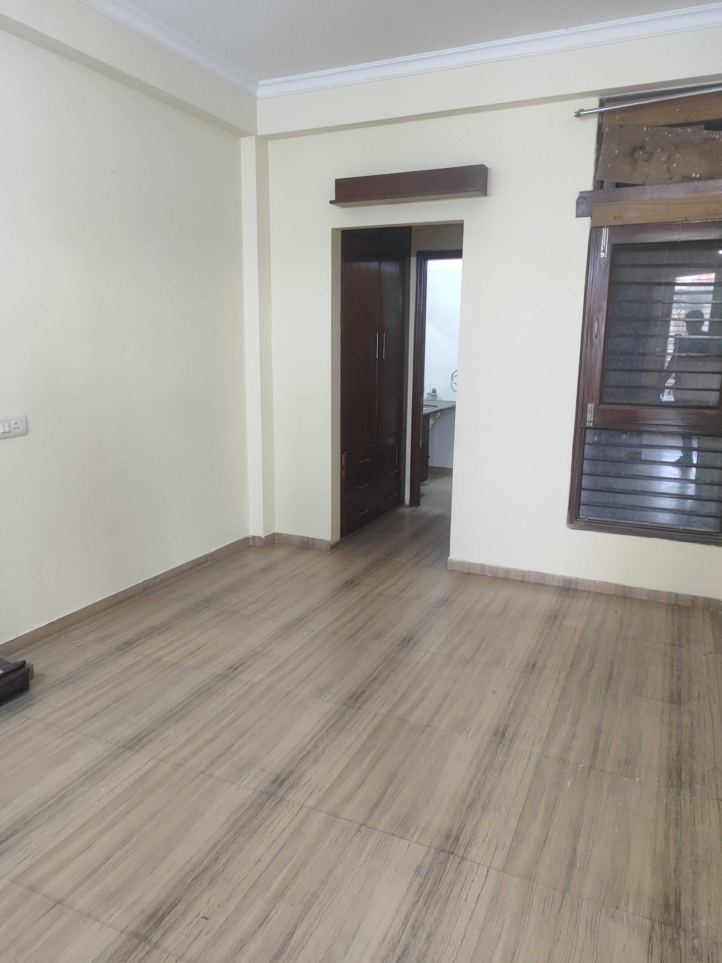 1 Rk+ Servant Room Villa For Rent in Sector 23