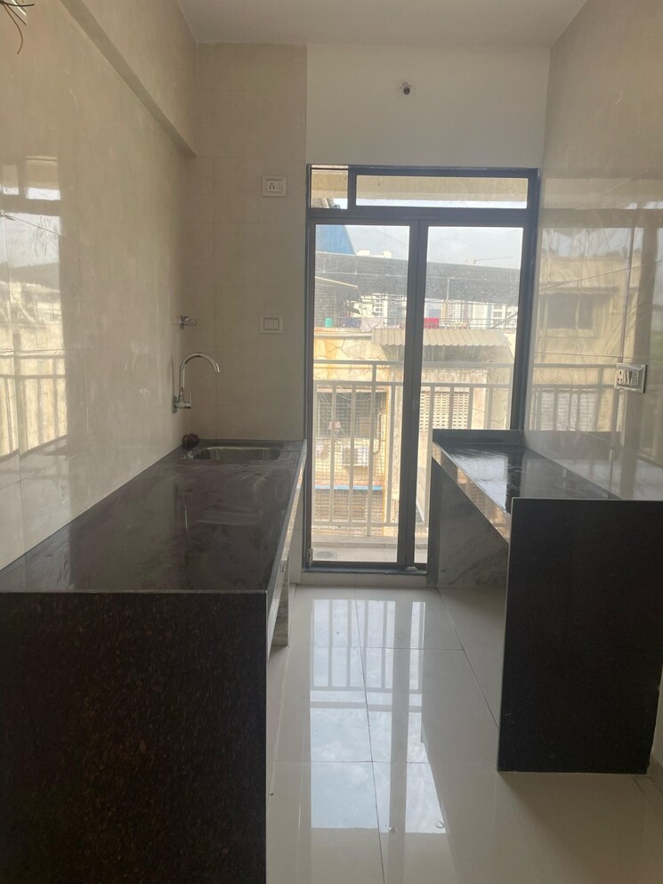 Kitchen, vakratund-tower 2 Bedroom 750 Sq.Ft. Apartment In Naupada Thane 9461010