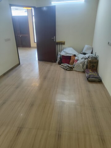 Room in 2.5 BHK Villa at RWA Apartments Sector 19, Sector 19 – for Rent