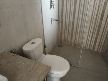 Bathroom in 3.5 BHK Builder Floor at Central Park Flower Valley Aqua Front Towers, Sohna Sector 33 – for Rent