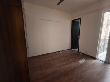 Room in 3 BHK Builder Floor at Signature Global Park 4 and 5, Sohna Sector 36 – for Rent