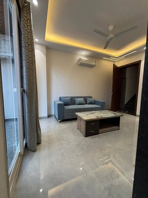Living Room in 3 BHK Builder Floor at Sector 21 – for Rent