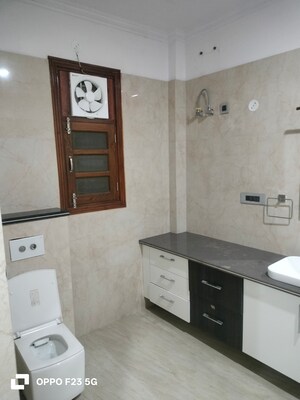 Kitchen in 2 BHK Builder Floor at Gomti Nagar – for Rent