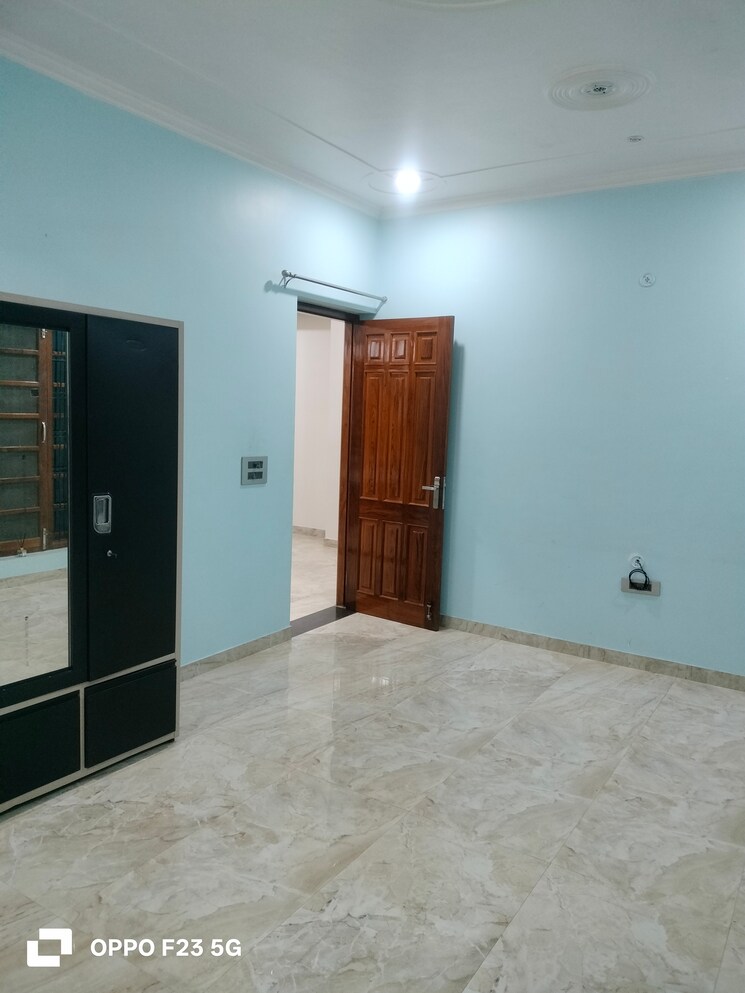 Room, gomti nagar 2 Bedroom 3200 Sq.Ft. Builder Floor In Gomti Nagar Lucknow 9461047