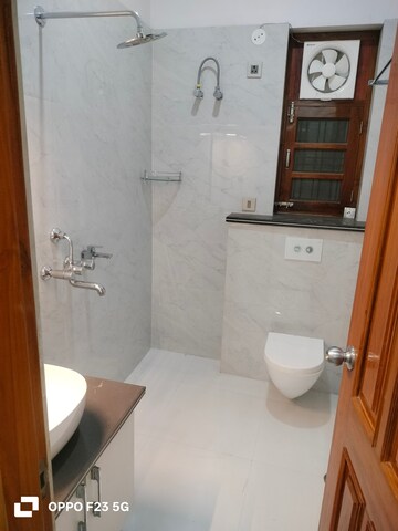 Bathroom in 2 BHK Builder Floor at Gomti Nagar – for Rent