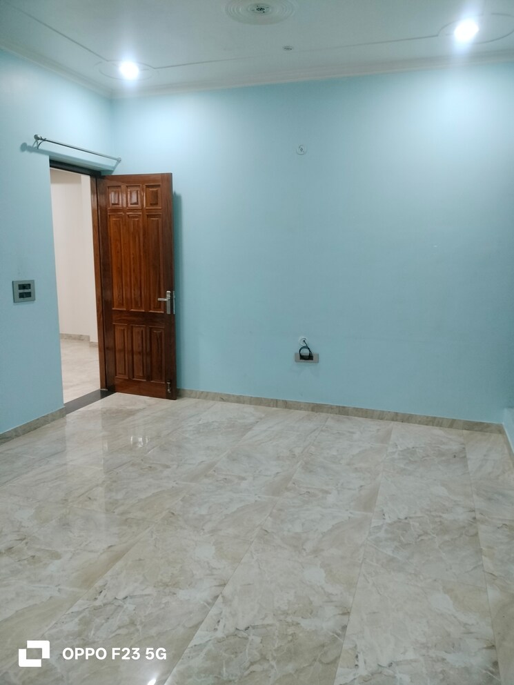 Room, gomti nagar 2 Bedroom 3200 Sq.Ft. Builder Floor In Gomti Nagar Lucknow 9461047