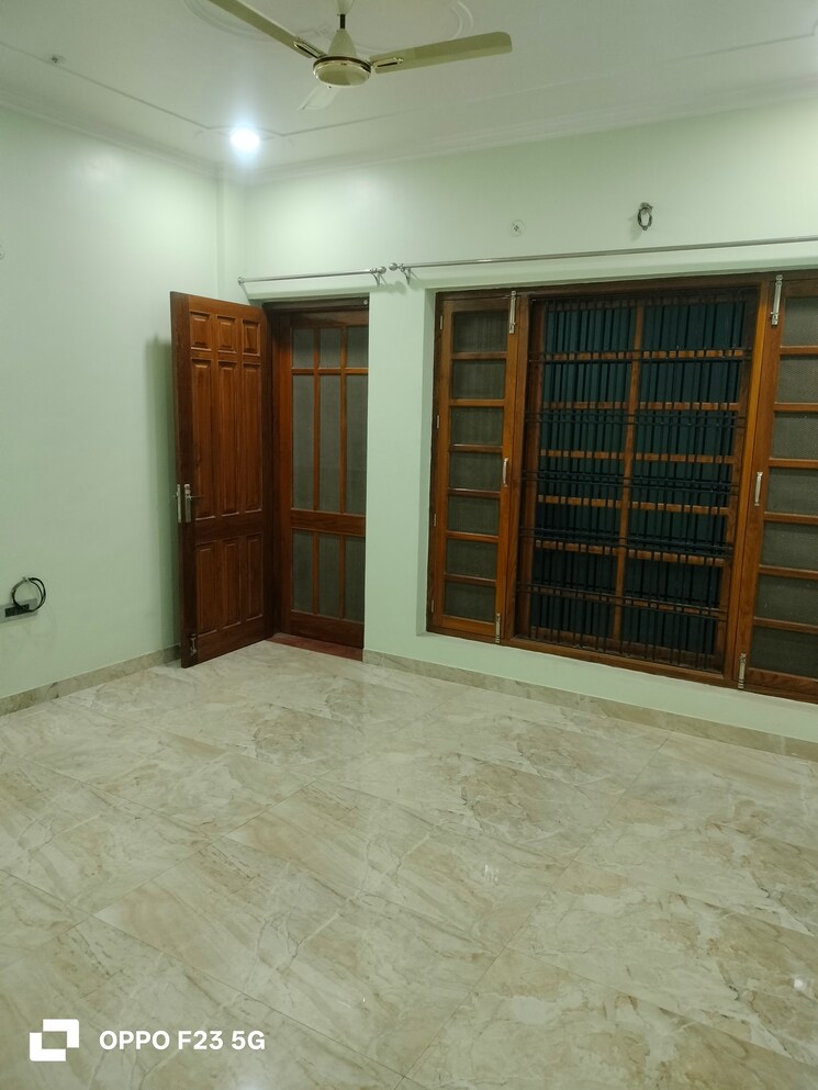 Room, gomti nagar 2 Bedroom 3200 Sq.Ft. Builder Floor In Gomti Nagar Lucknow 9461047