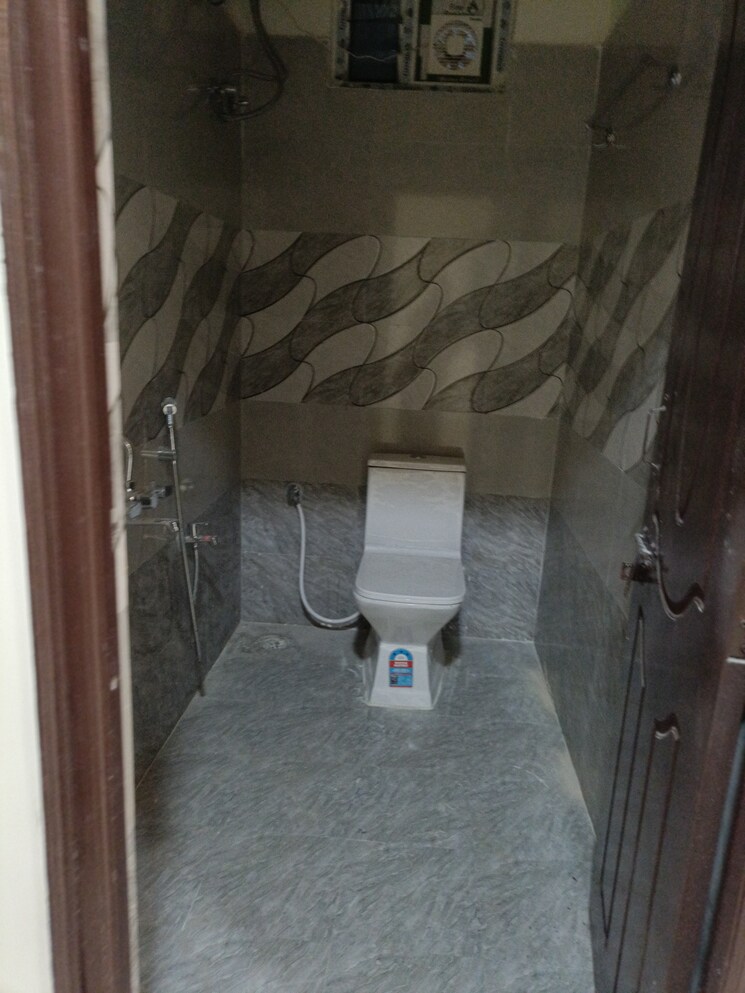 Bathroom, sri-sai-ayyapa-sadan 2 Bedroom 1200 Sq.Ft. Apartment In Madhapur Hyderabad 9461072
