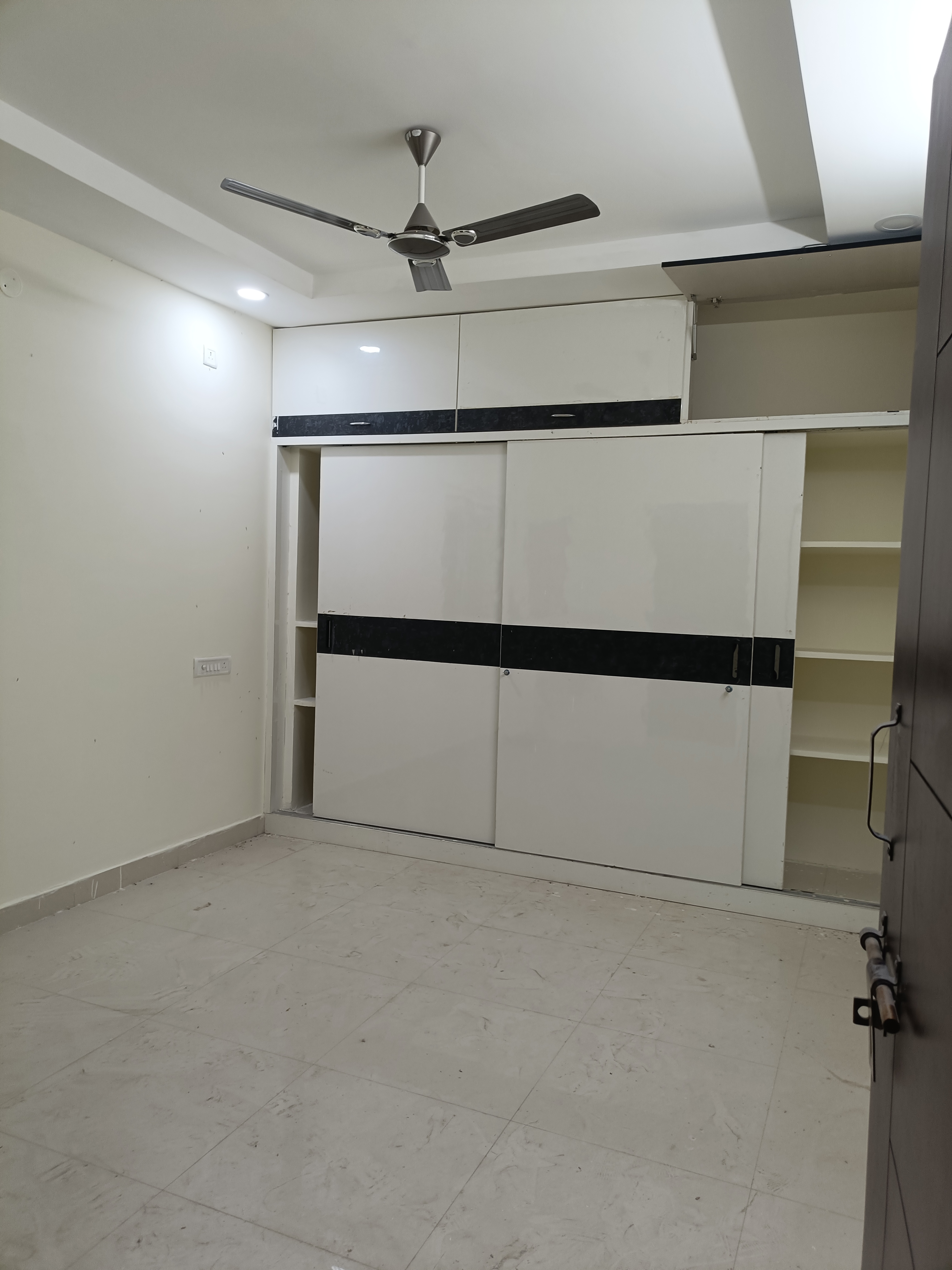 1 BHK + Servant Room 600 Sq.Ft. Apartment in Sri Sai Ayyapa Sadan
