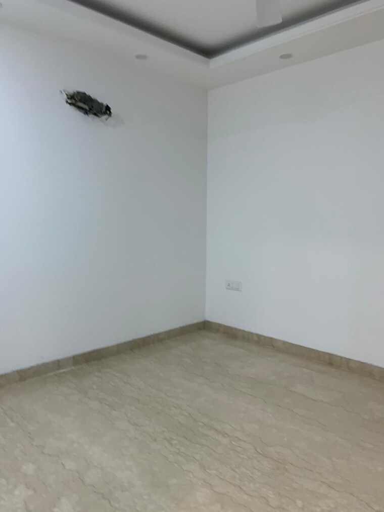 Room, greater kailash i 4 Bedroom 2300 Sq.Ft. Builder Floor In Greater Kailash I Delhi 9461084