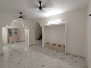 Room in 3 BHK Independent House at Nungambakkam – for Rent