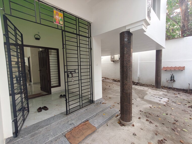 Room, nungambakkam 3 Bedroom 3000 Sq.Ft. Independent House In Nungambakkam Chennai 9461176