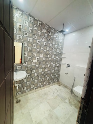 Bathroom in 3 BHK Builder Floor at Sector 31 – for Rent