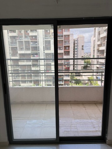 Room in 1 BHK Apartment at Rohan Abhilasha, Wagholi – for Rent