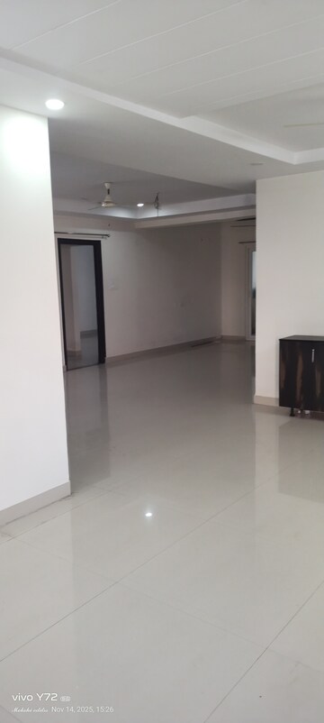 Room in 3 BHK Apartment at Pavani Laxmi Nivas, Madhapur – for Rent