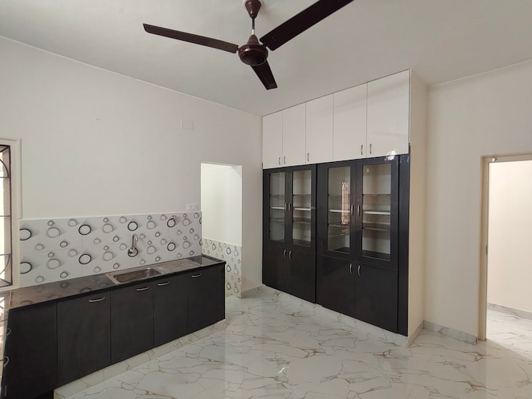 Room, nungambakkam 3 Bedroom 3000 Sq.Ft. Independent House In Nungambakkam Chennai 9461176