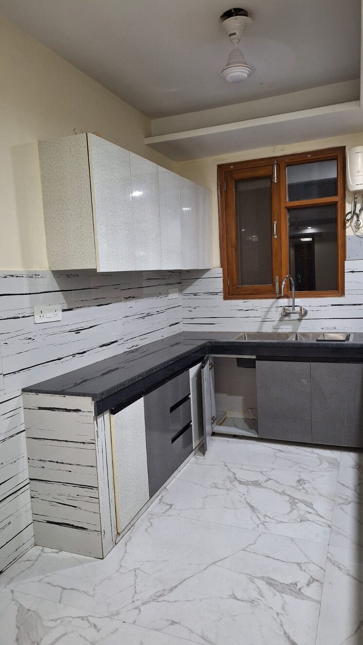 Kitchen, sector 31 3 Bedroom 2250 Sq.Ft. Builder Floor In Sector 31 Gurgaon 9461154