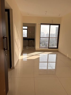 Room in 2 BHK Apartment at Chandak 34 Park Estate, Goregaon West – for Rent