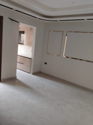 Room in 3 BHK Builder Floor at Sector 47 – for Rent