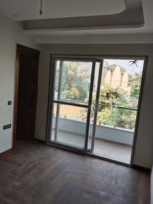 Room in 3 BHK Builder Floor at Sector 47 – for Rent